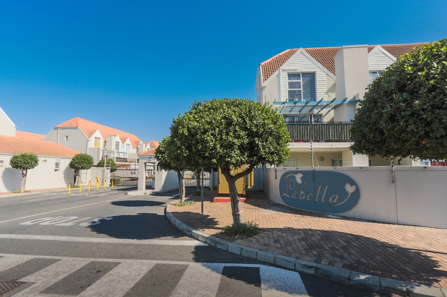 2 Bedroom Property for Sale in Gordons Bay Central Western Cape